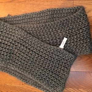 LOFT grey knit circle scarf
